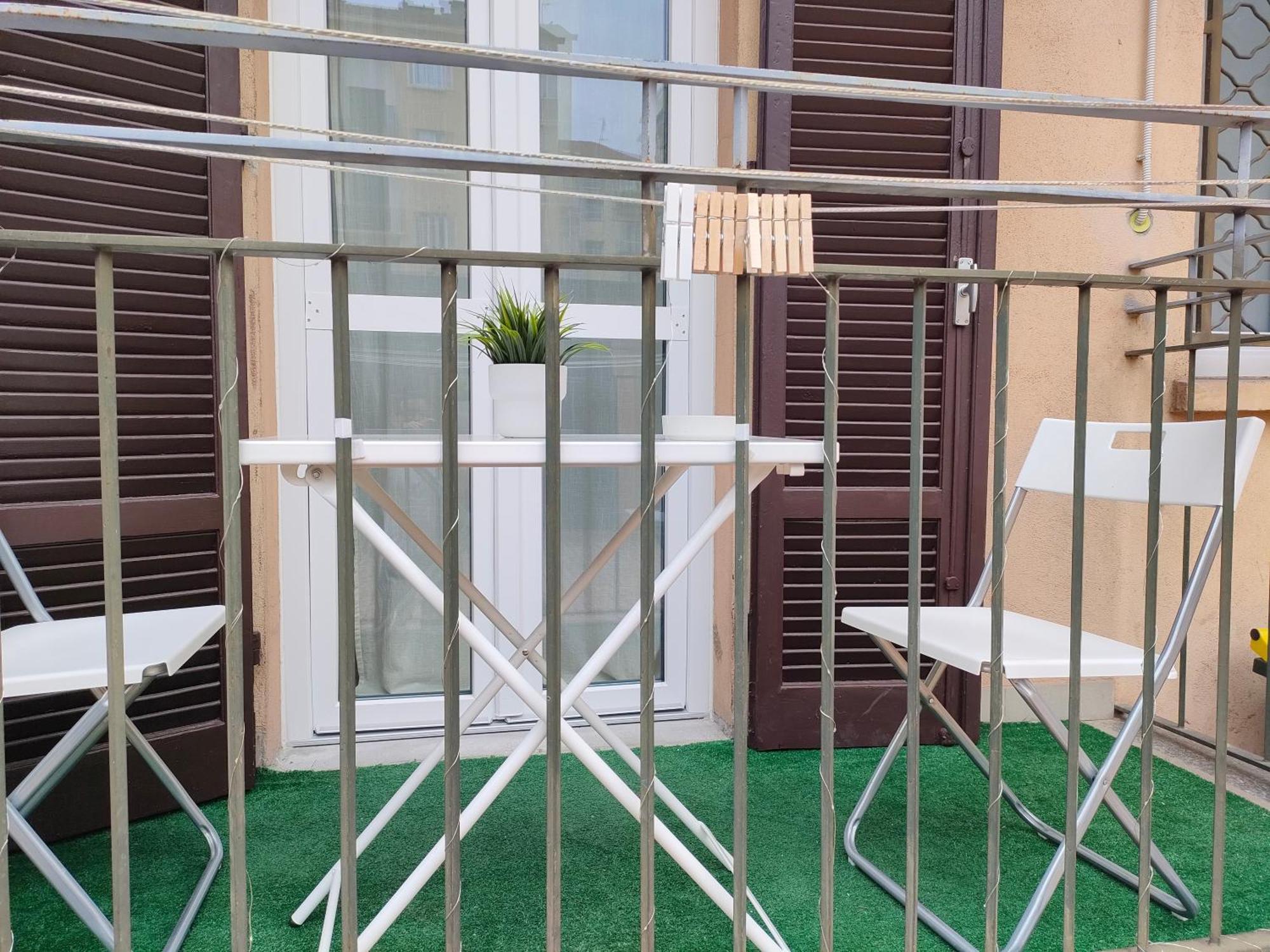 Beautiful Suite Near Metro Turin Bagian luar foto